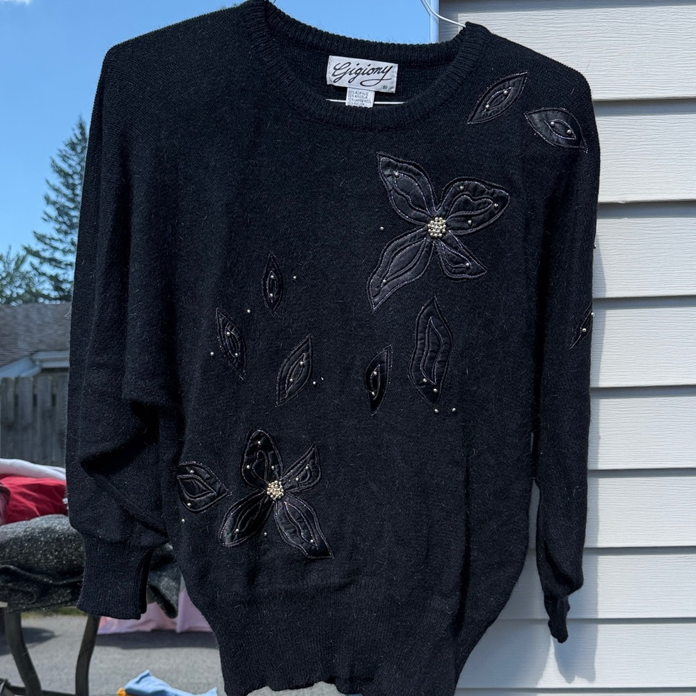 Vintage Women's Black Sweater with Floral Design